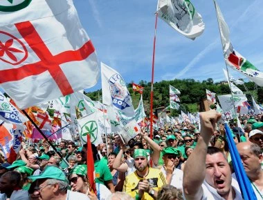 Σαρώνει η Λέγκα στην Ιταλία: Πρώτο κόμμα στις δημοσκοπήσεις - Επιστροφή στη λιρέτα ζητούν οι ψηφοφόροι του Σαλβίνι!